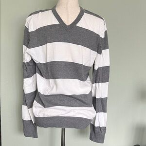 Old Navy Men's Striped V-Neck Sweater - Gray & White